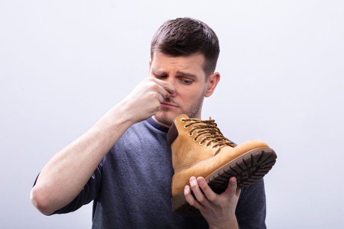 安全靴のよくある悩みを解決 ニオイや疲れ 痛みの対策は